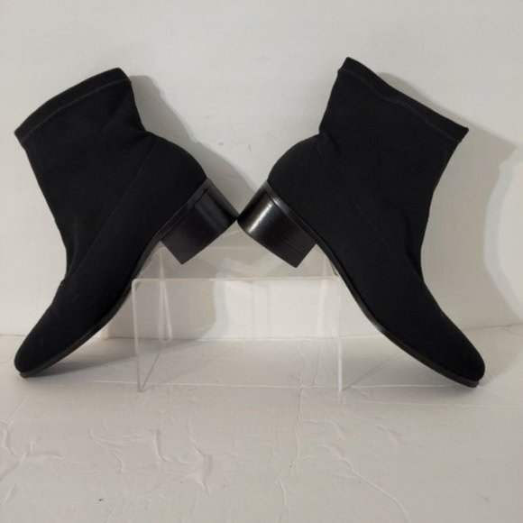 Lauren Ralph Lauren Slip On Black Ankle Boots Size 8.5 AA Great Condition - Picture 4 of 8
